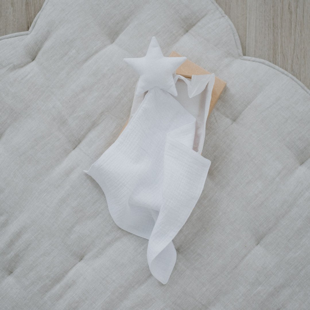 White Soft muslin baby lovie comforter blanket with the star - 婴儿床上用品 - 棉．麻 白色