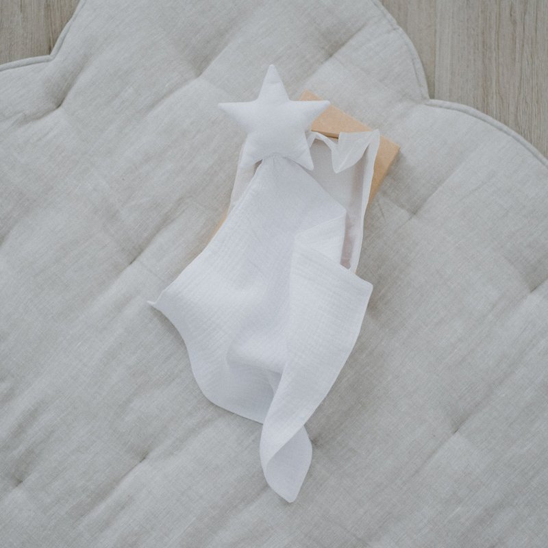 White Soft muslin baby lovie comforter blanket with the star - 婴儿床上用品 - 棉．麻 白色
