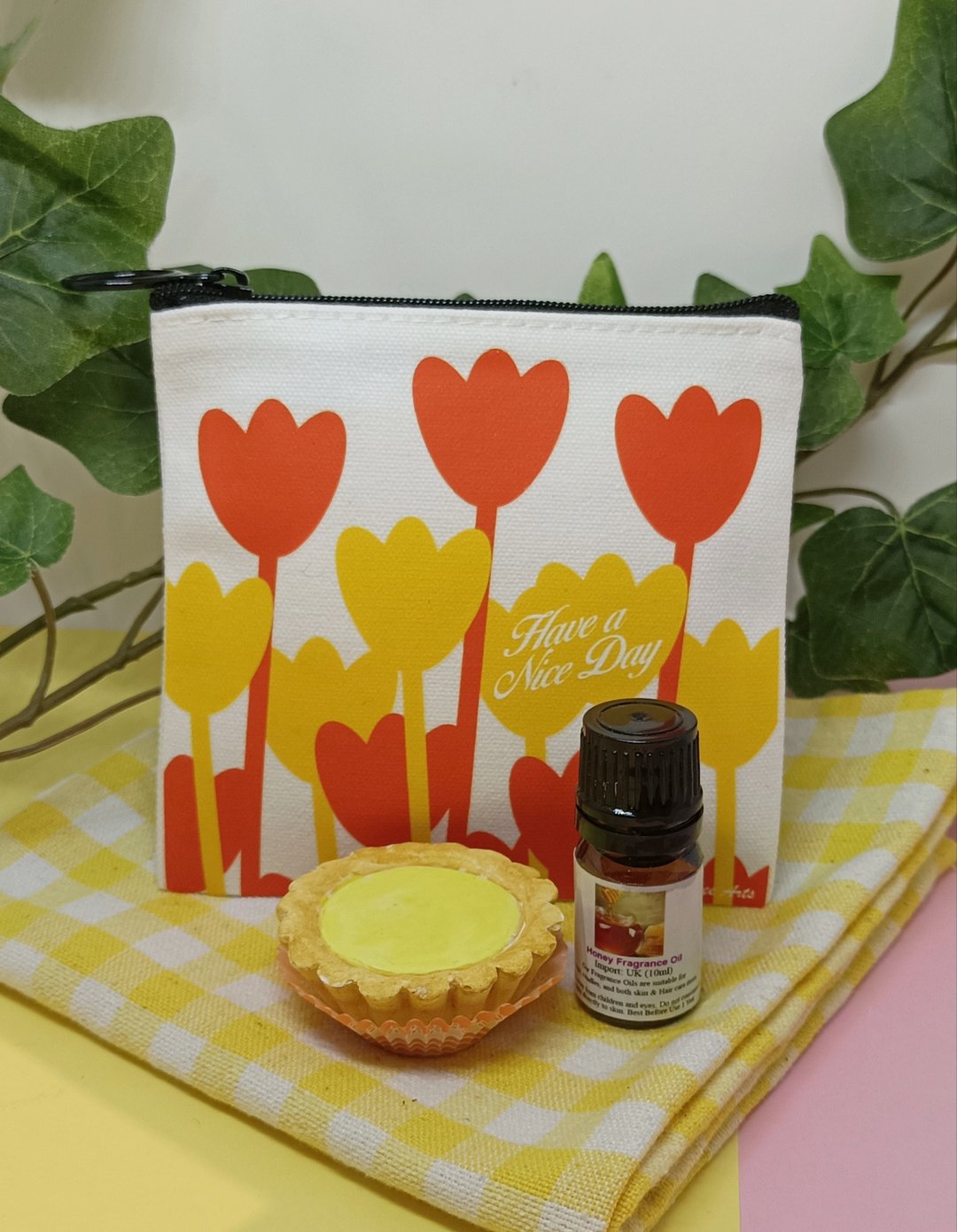 港式食物文创帆布小钱包(外卖杯图案)配蛋挞造型扩香石送香油 - 手提包/手提袋 - 其他材质 黄色