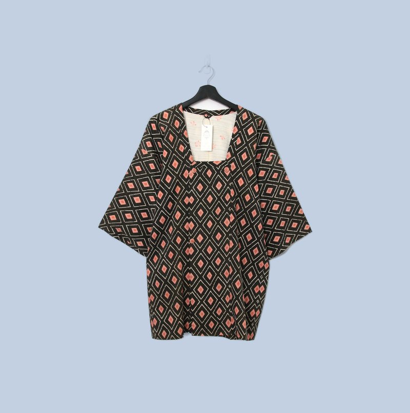 Back to Green-日本带回羽织 粉色菱格纹KI-05 /vintage kimono - 女装休闲/机能外套 - 丝．绢 
