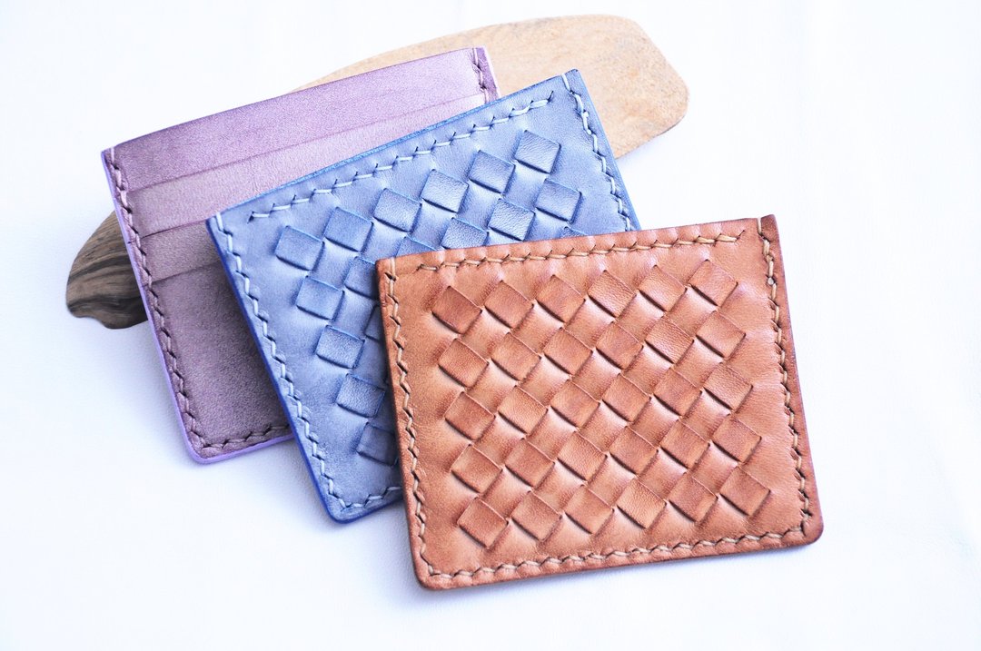 【白蜡织皮咭套｜Weaved Waxed Leather Card Case】皮革材料包 免费压字 皮革银包 生日礼物 情人节礼物 圣诞礼物 意大利皮 植鞣革 皮革DIY 白蜡皮 擦蜡皮 - 名片夹/名片盒 - 真皮 紫色