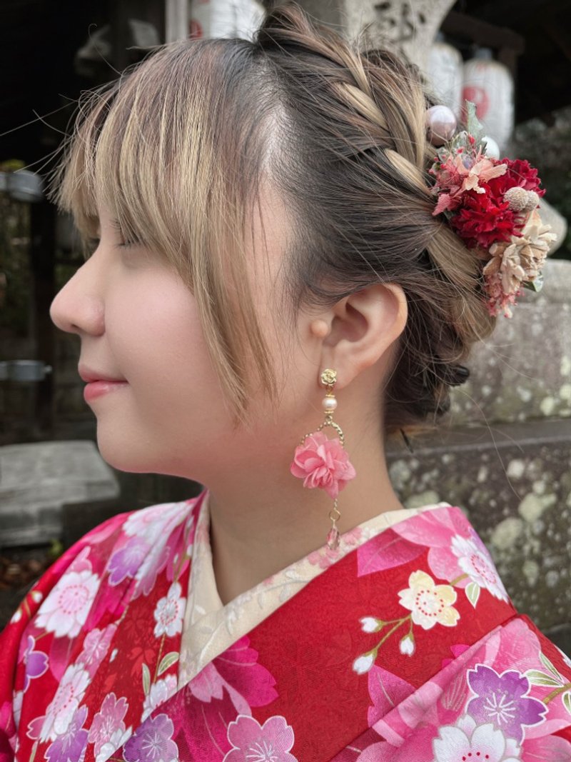 樱花盛开の季节永生花耳环 - 耳环/耳夹 - 其他材质 粉红色