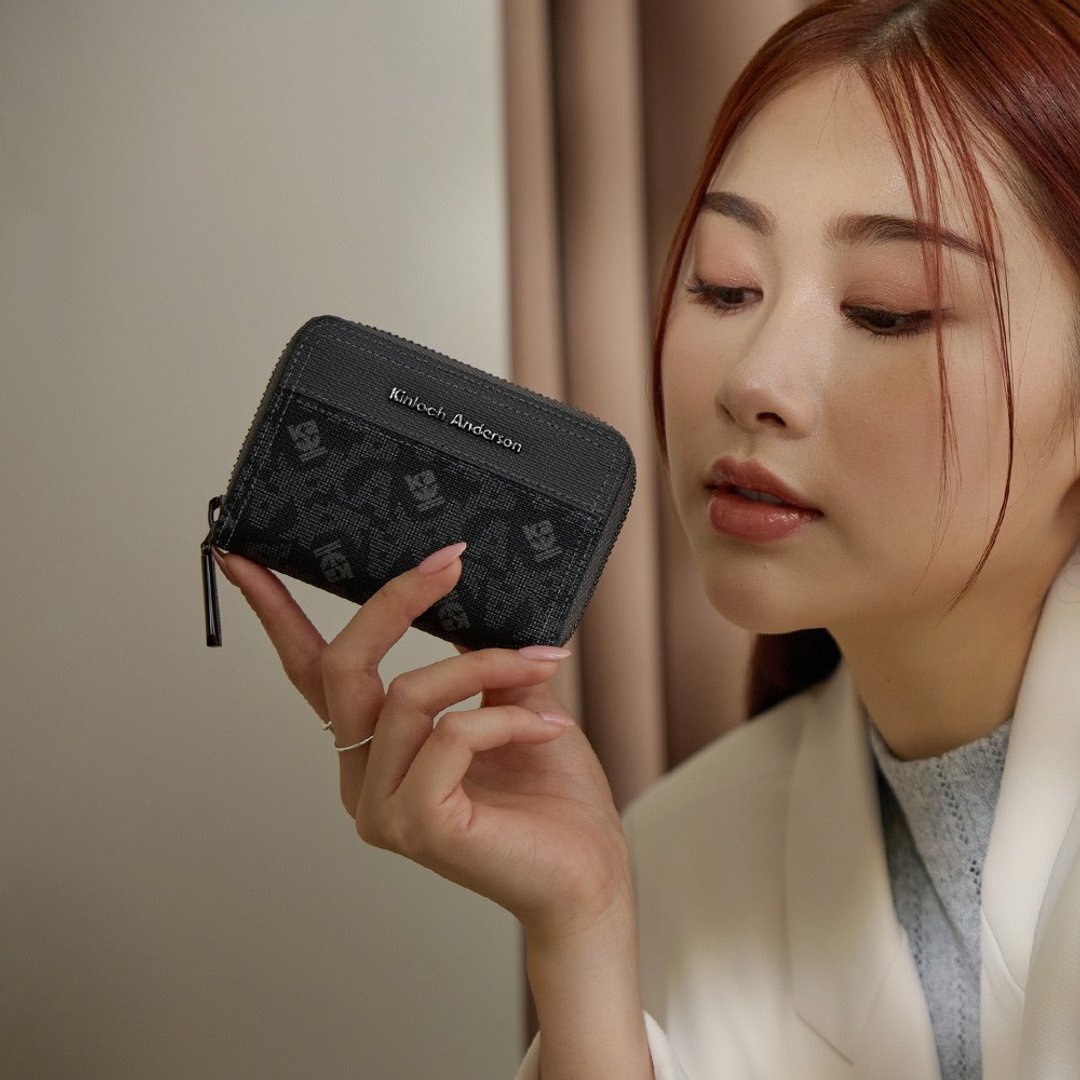【金安德森】  Genevieve 经典老花拉链零钱包-碳黑 - 零钱包 - 人造皮革 黑色
