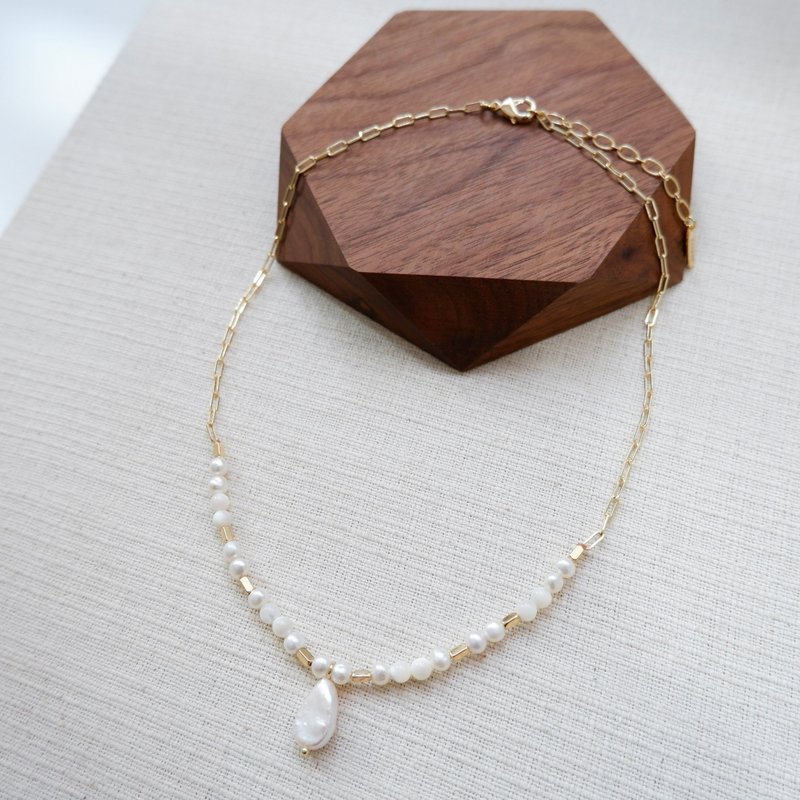 Freshwater Pearl  Short Necklace - 项链 - 珍珠 白色