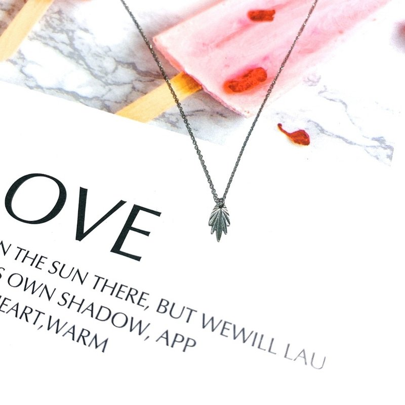 Eli Jewelry 意大利正14K白金精雕mini迷你小叶子造型14K白金项链 - 项链 - 贵金属 银色