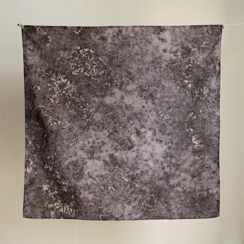 浅灰紫色方巾植物染纯棉头巾柔软手帕口袋巾55cm - 手帕/方巾 - 棉．麻 紫色