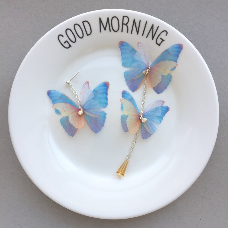 3D立体双层— 不对称蓝黄色水钻石水晶花朵纱蝴蝶垂坠耳环 - 耳环/耳夹 - 丝．绢 蓝色