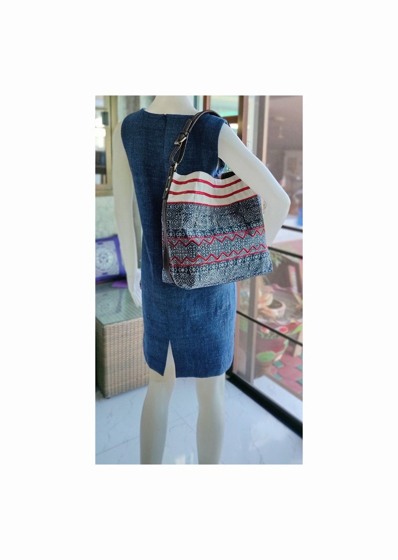 Tribal Bag, Hmong Tote Bag,  Water-splash Bag, Indigo Purses, Hobo Bags - 其他 - 棉．麻 蓝色