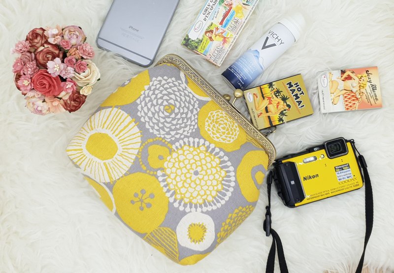 ๋Japanese cotton metal frame purse with shoulder strap - frame size 18.5 cm - 手提包/手提袋 - 棉．麻 黄色