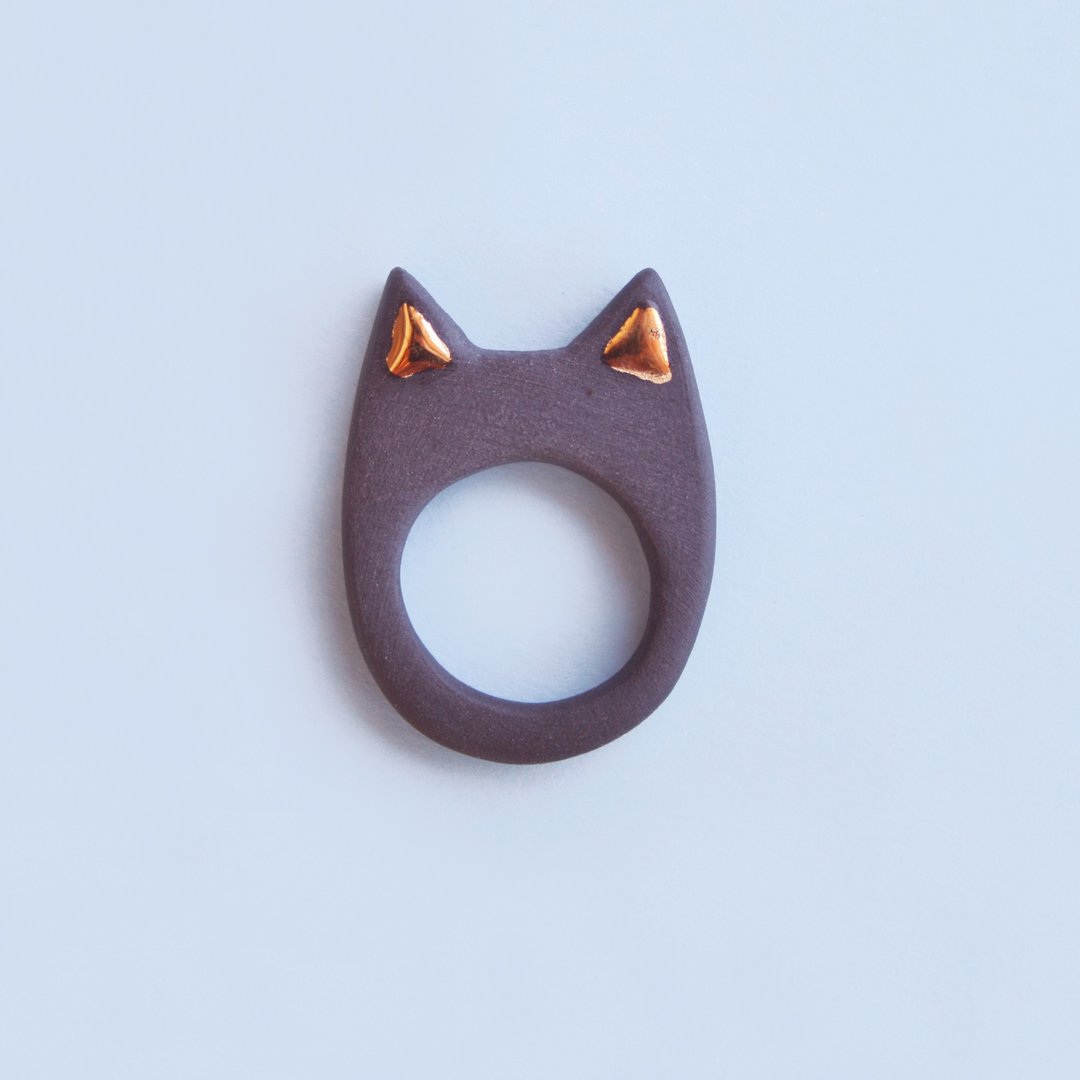 猫耳戒指 / 黑陶瓷与金 - 戒指 - 瓷 黑色
