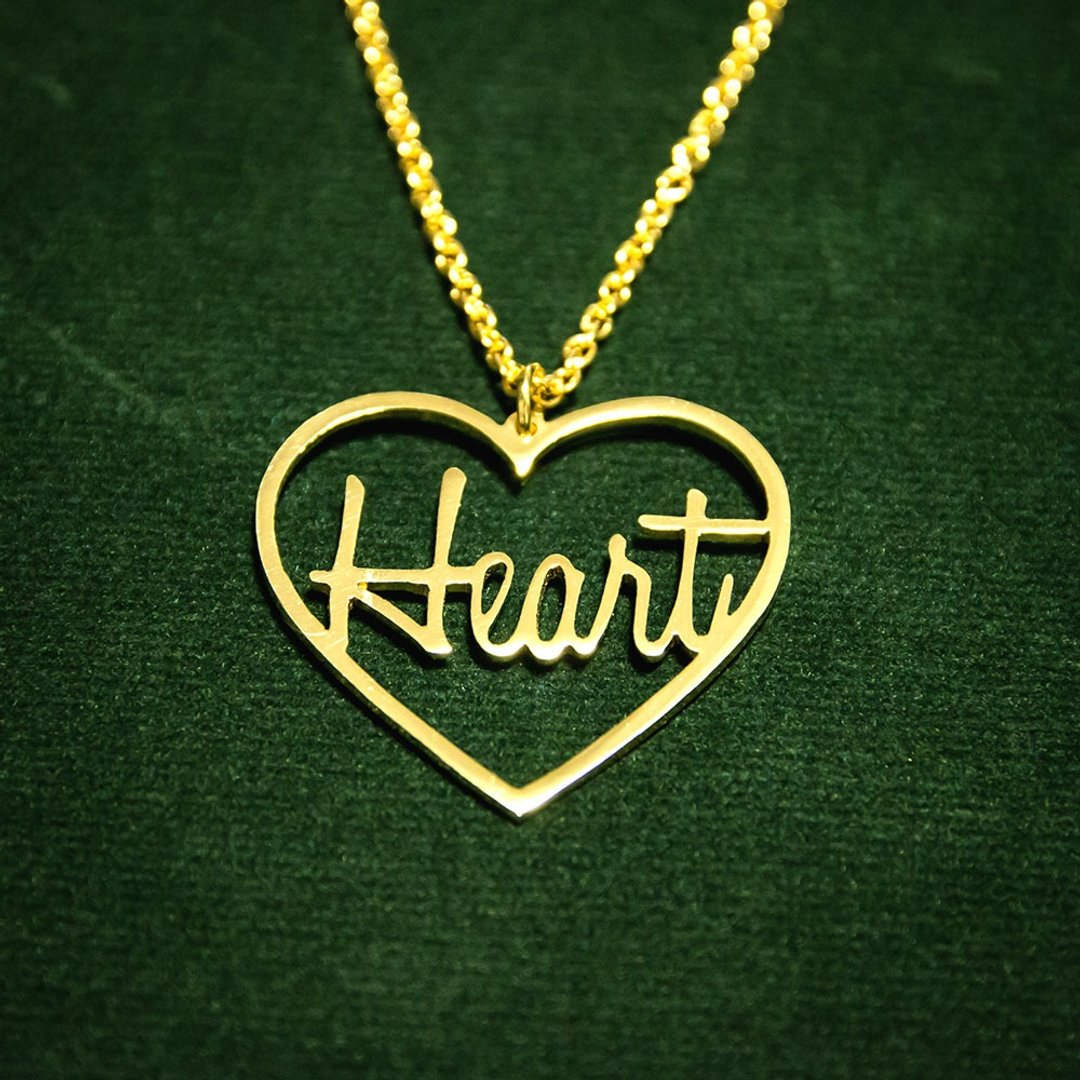 Custom name necklace in heart shape pendant gold plate - 项链 - 铜/黄铜 金色