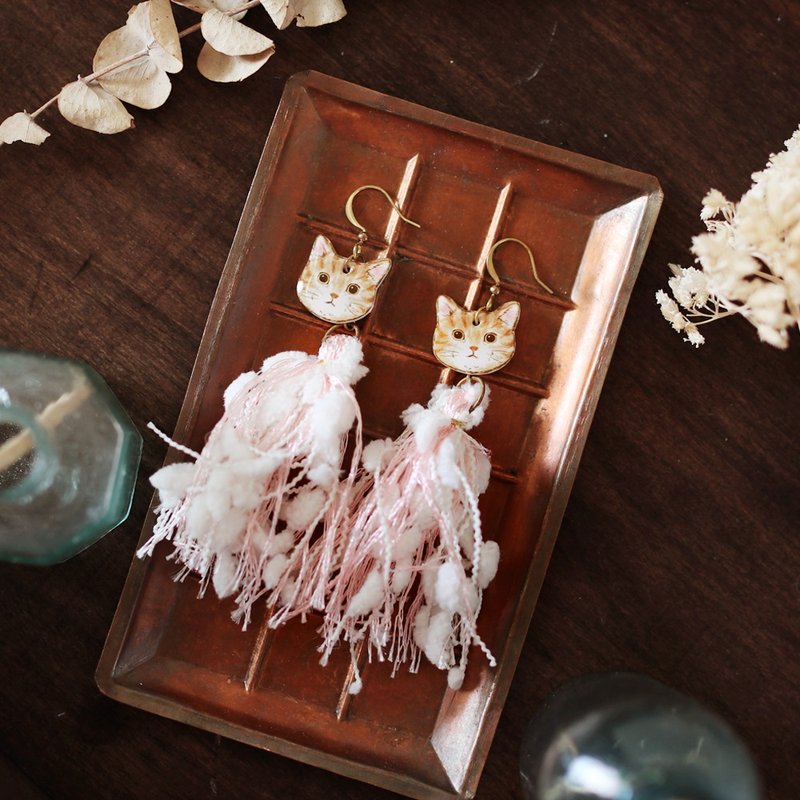 小动物流苏手工耳环-虎斑猫流星 可改夹式 - 耳环/耳夹 - 树脂 粉红色