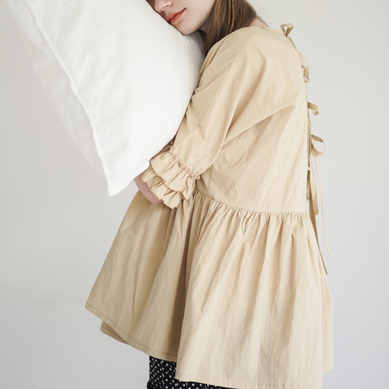花边袖口后绑带娃娃衫 - imakokoni - 女装上衣 - 棉．麻 卡其色