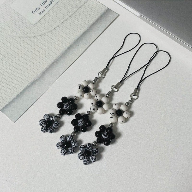 3 - 串珠花朵钥匙圈 - 钥匙链/钥匙包 - 压克力 多色