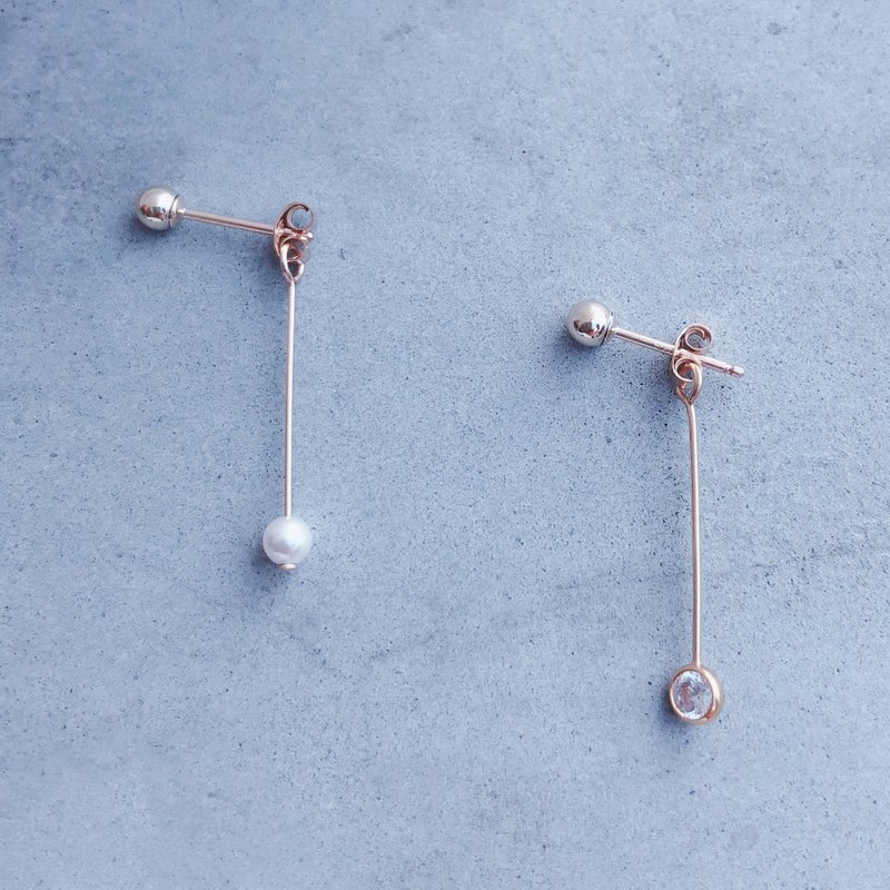 【Asymmetric】日本天然珍珠施华洛世奇耳环 - 耳环/耳夹 - 其他材质 白色