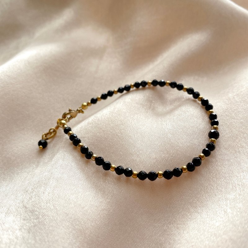 黑布卡卡- 黑玛瑙 黄铜手链 - 手链/手环 - 铜/黄铜 多色