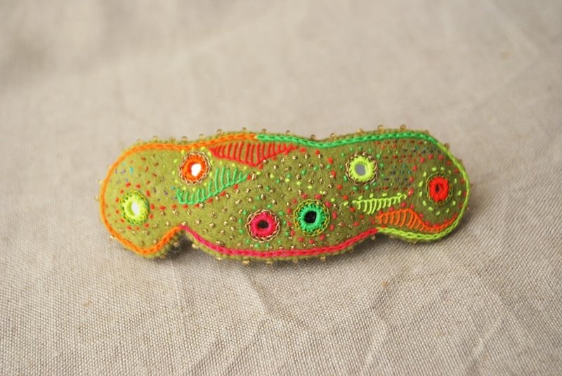 耀眼萤光色，缀有镜面绣花的缤纷发夹 - 发饰 - 绣线 多色