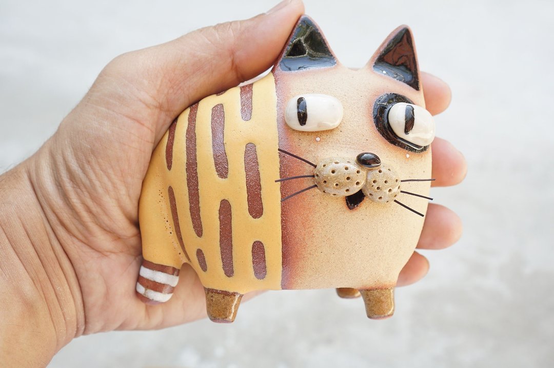 Cat ceramic doll Handmade ceramic - 花瓶/陶器 - 陶 橘色
