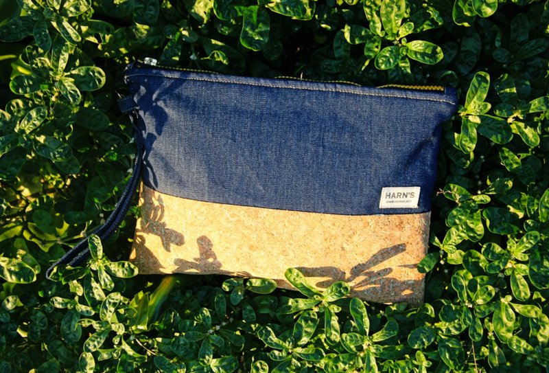 HARNS A4手拿包 - 手拿包 - 纸 金色