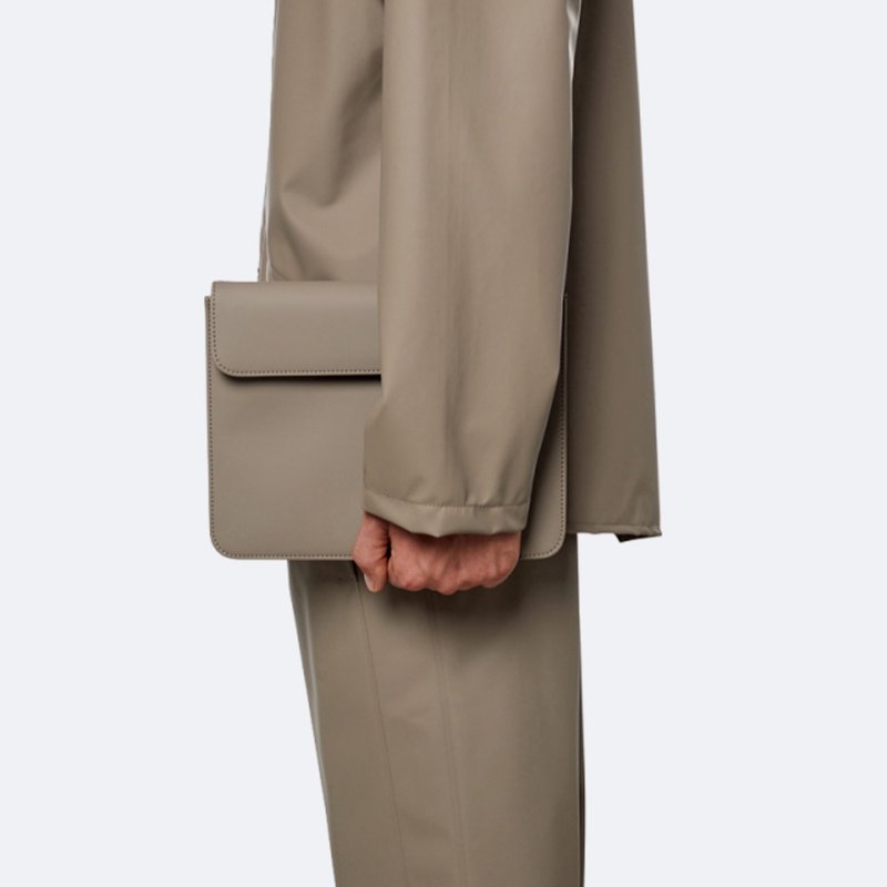 【丹麦 RAINS】Laptop Portfolio 13/15 防水笔电收纳包 经典款 - 电脑包 - 聚酯纤维 黑色