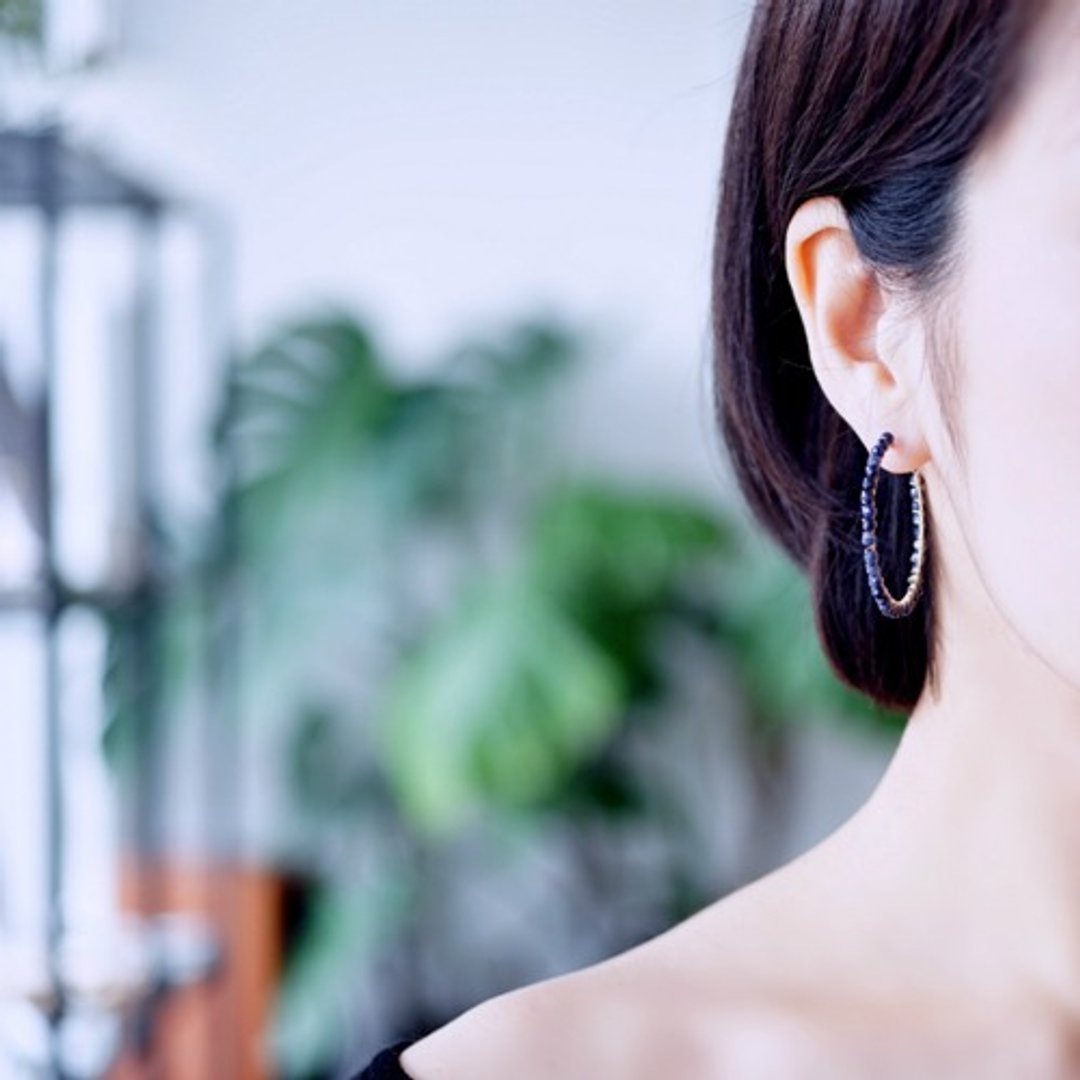 Sapphire 4cm Hoop Earrings Jill - 耳环/耳夹 - 宝石 蓝色