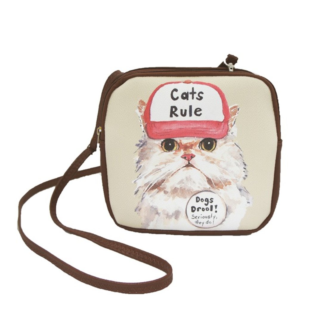 Ashley. M 爱雪莉 Deidre Wicks—美国设计 Cats Rule Dog Drool! 戴着帽子的猫咪水彩画转印童趣方形斜背包 W86100UB - 侧背包/斜挎包 - 真皮 咖啡色