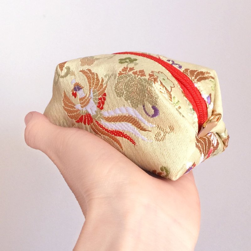 Pouch with Japanese traditional pattern, Kimono (Small) "Brocade" - 化妆包/杂物包 - 其他材质 金色