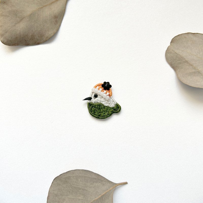 | 茷 | 耳针/耳夹/别针 | #171 | 手刺绣小鸟耳环 - 耳环/耳夹 - 绣线 多色