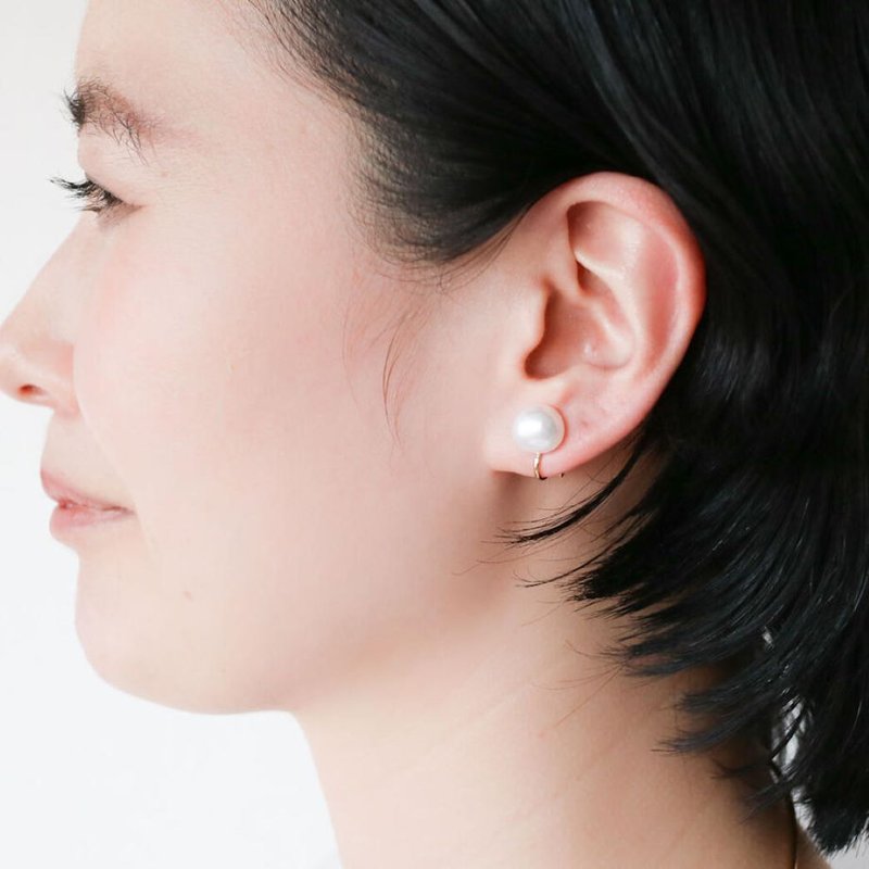 simple baroque pearl earring(clip type) - 耳环/耳夹 - 石头 白色