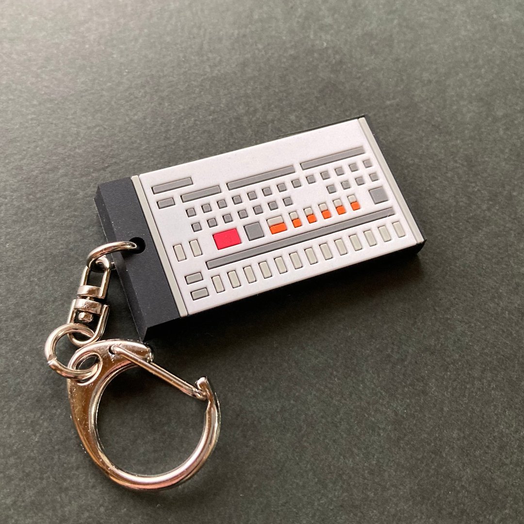 Keychain Rhythm Machine Rubber Keychain 02PCM-Analog RhythmMachine 909 - 钥匙链/钥匙包 - 其他材质 白色