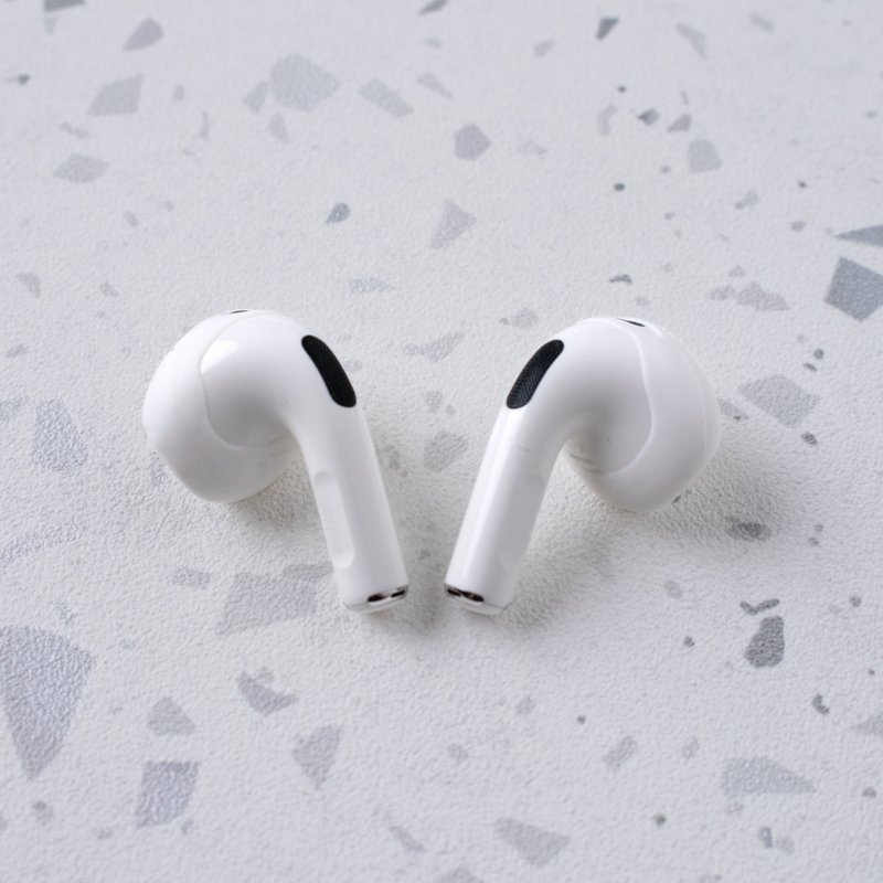 AirPods 3 超薄止滑防掉硅胶耳机套 - 三组入 (可收纳进充电盒) - 耳机 - 硅胶 白色