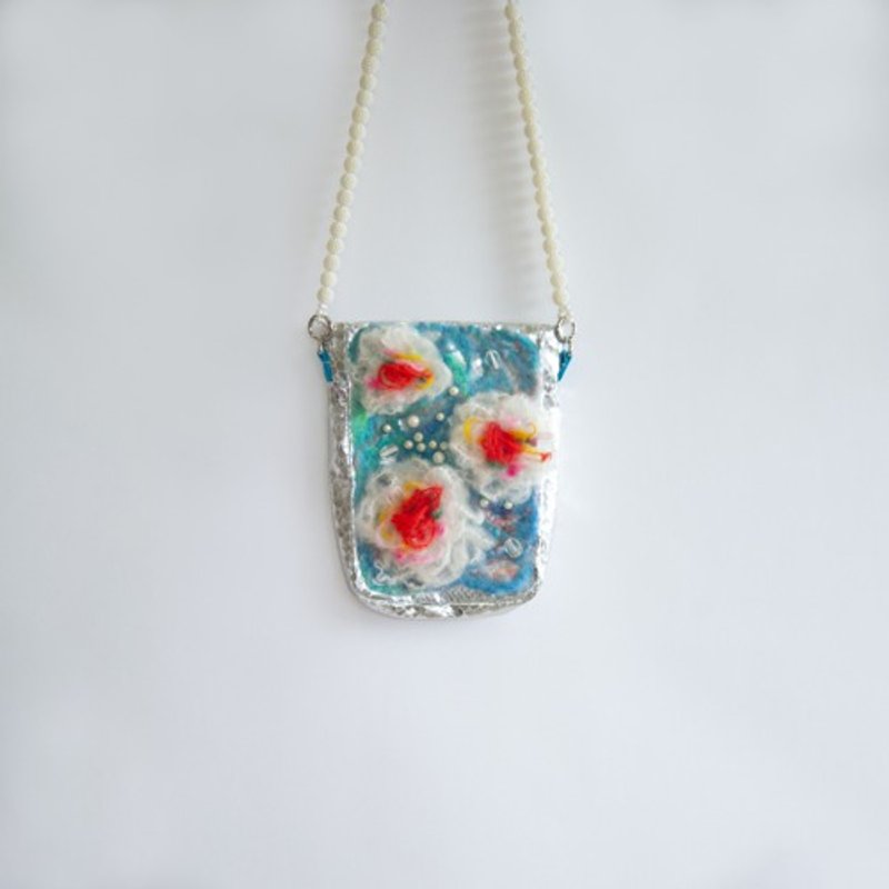 银色鳄鱼纹睡莲包 - 侧背包/斜挎包 - 人造皮革 多色