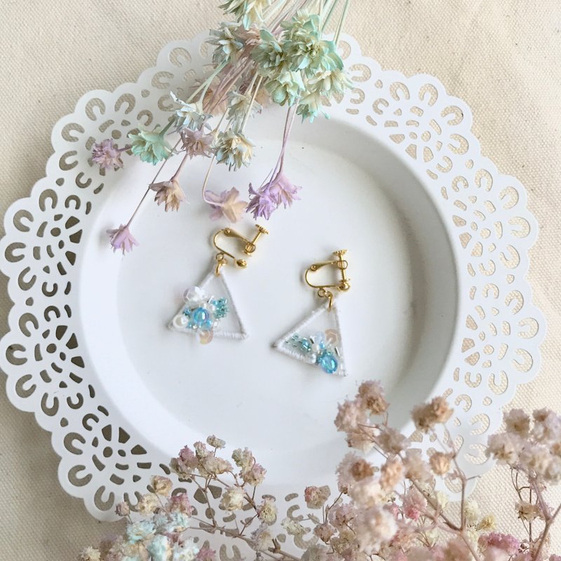 手作刺绣*轻透梦境系列耳环-蓝海传说 - 耳环/耳夹 - 绣线 蓝色