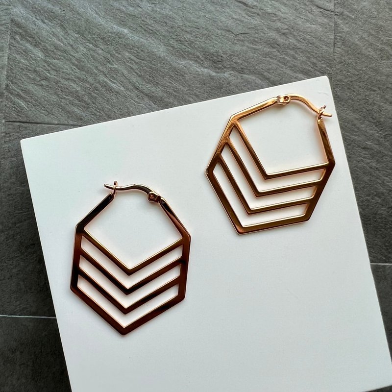 胜利V镂雕耳环 玫瑰金 艺术金属 欧美风格 - 耳环/耳夹 - 铜/黄铜 金色