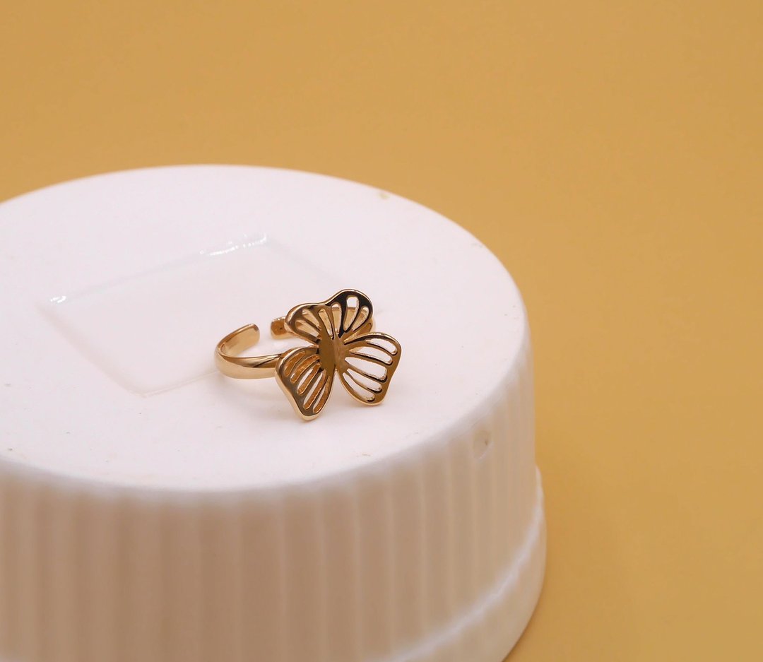 镂空小花戒指 粉红色 Little Me by CASO jewelry - 戒指 - 其他金属 粉红色