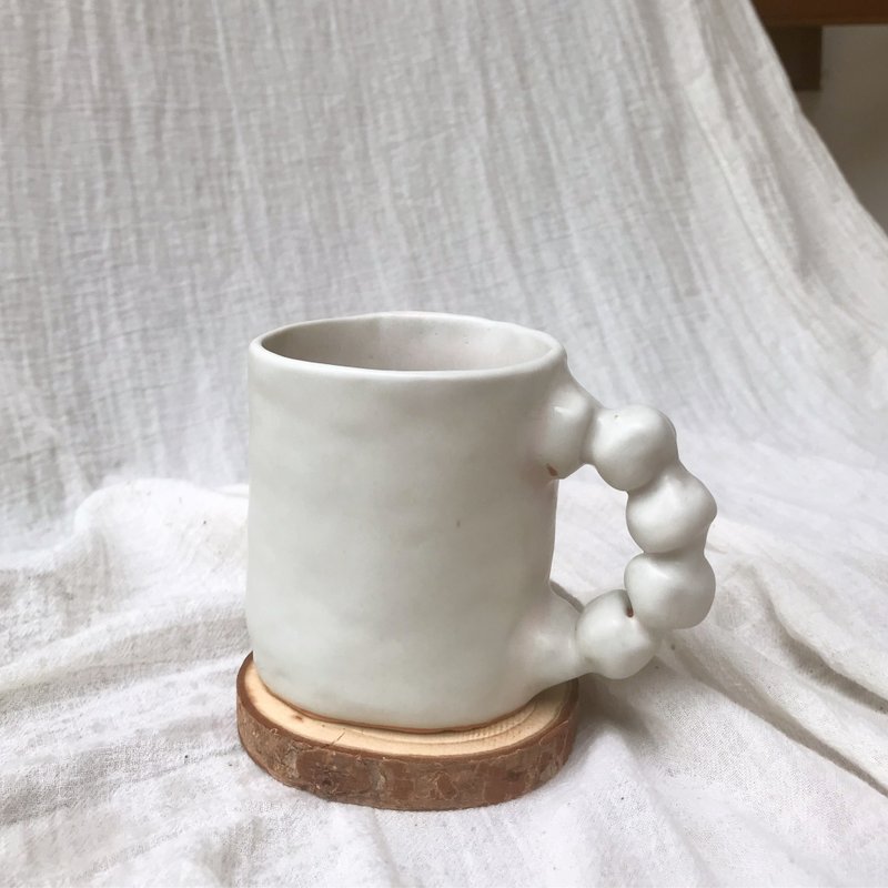 Handmade Ceramic mug - 咖啡杯/马克杯 - 陶 白色