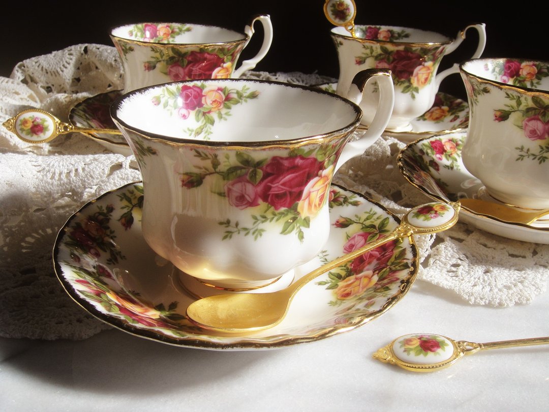 【老时光 OLD-TIME】早期英格兰制古典精美茶具组(一杯一盘为一组 - 摆饰 - 其他材质 