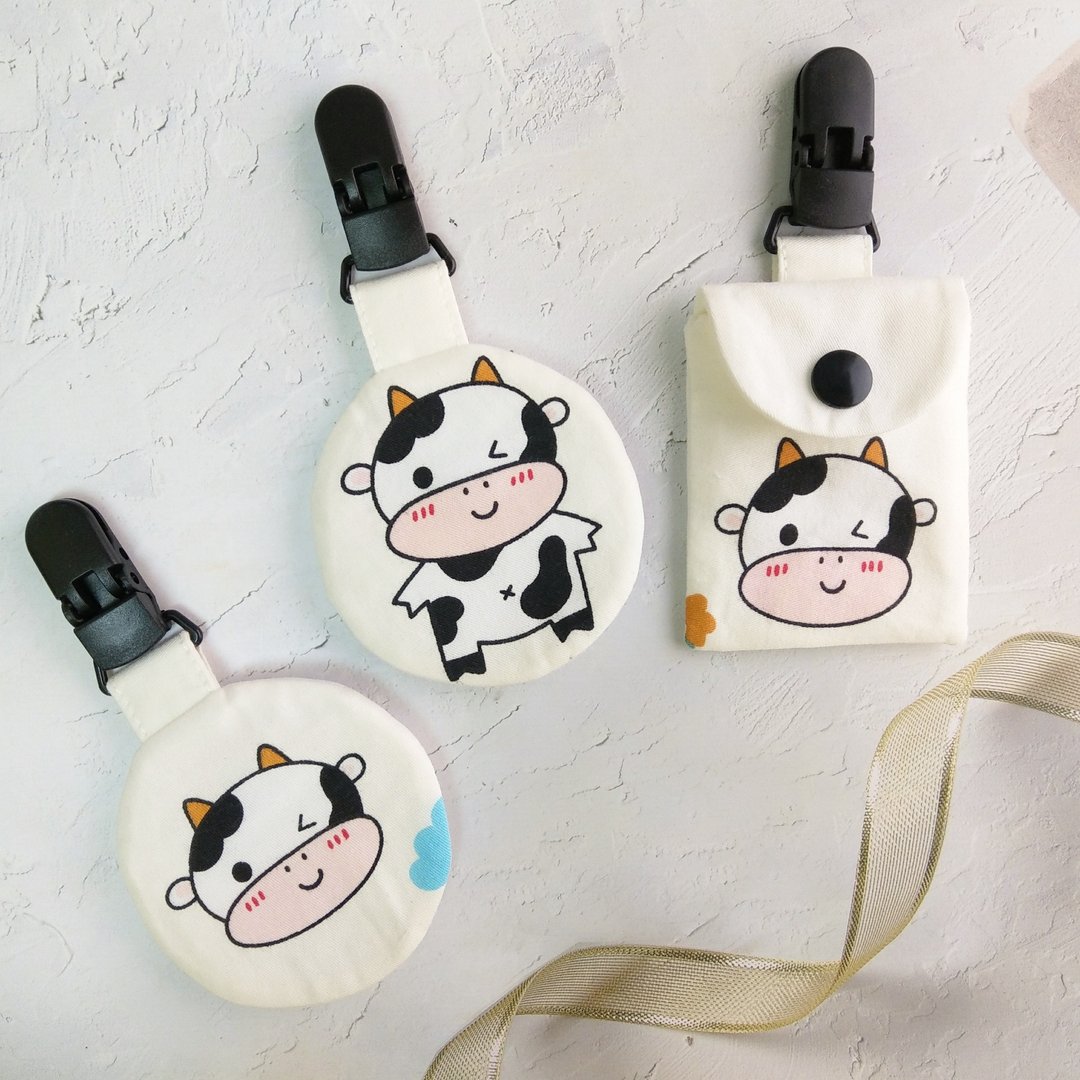 黑白乳牛。平安符袋 票卡袋 (可绣名字) - 平安符/符袋 - 棉．麻 白色