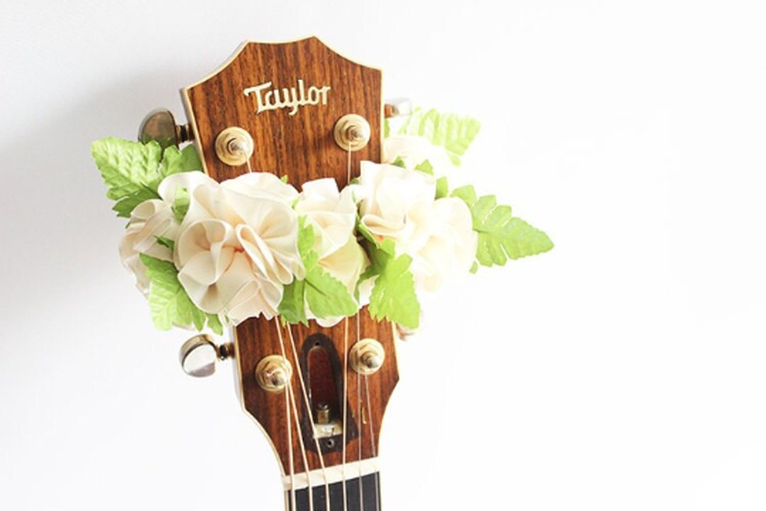 Ribbon lei for guitar,white ,guitar strap,acousticguitar - 吉他配件 - 棉 白色
