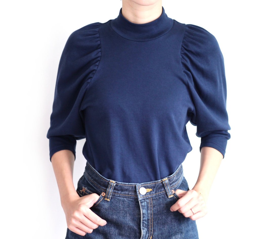 Adult high neck gathered sleeve T-shirt that is particular about shape - 女装 T 恤 - 棉 黑色