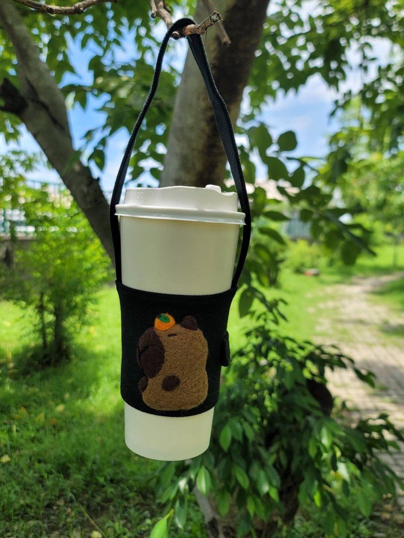 手工羊毛毡-卡皮巴拉饮料袋 - 编织/刺绣/羊毛毡/裁缝 - 羊毛 