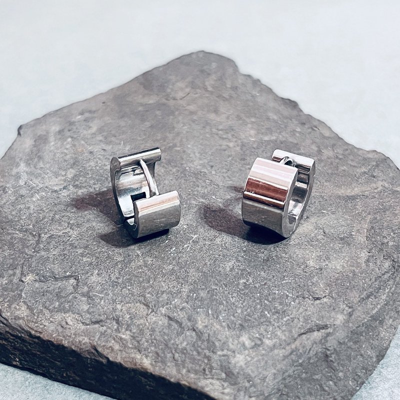 厚 C 圈 316L 宽版钛钢耳环 (光面银河金属) 舒适配戴 - 耳环/耳夹 - 不锈钢 银色