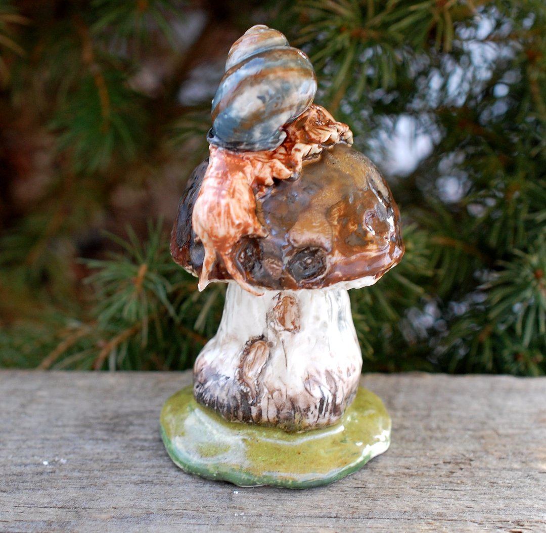 Mushrooms and snail Porcelain figurine Handmade ceramic figurine Fairy style - 摆饰 - 陶 多色
