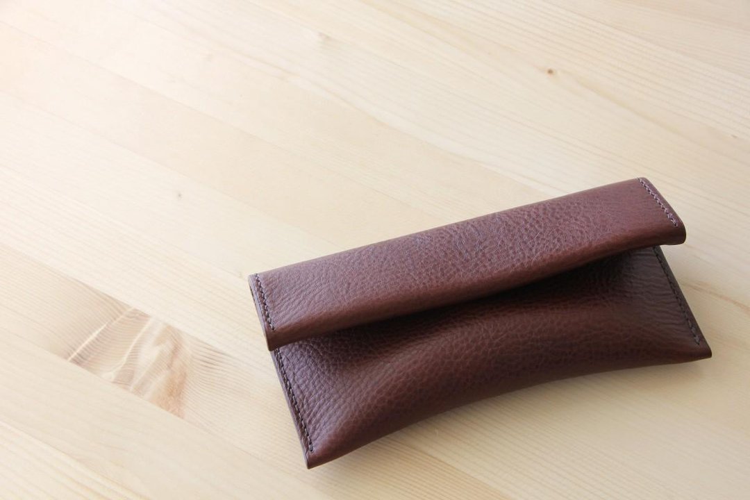 Shaped like a clutch bag pencil case chocolate / Italian leather pen case #choco - 铅笔盒/笔袋 - 真皮 咖啡色