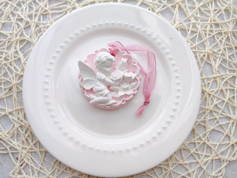 细心呵护玫瑰的花精灵扩香砖(可当弥月礼) - 香薰/精油/线香 - 其他材质 多色