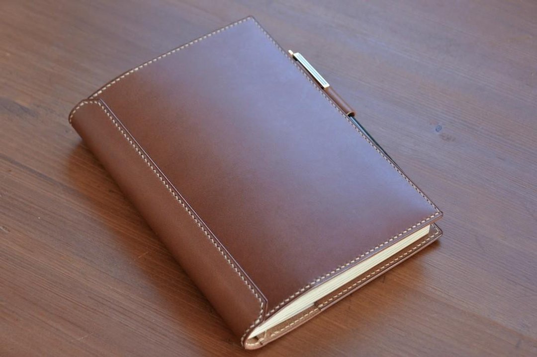 B6 size notebook cover with pen holder - 笔记本/手帐 - 真皮 多色
