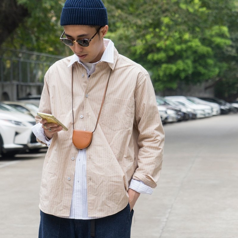 秋冬換季 日系休閒 寬鬆設計 條紋襯衫 職場新鮮人 輕旅遊搭配 - 男装衬衫 - 棉．麻 卡其色