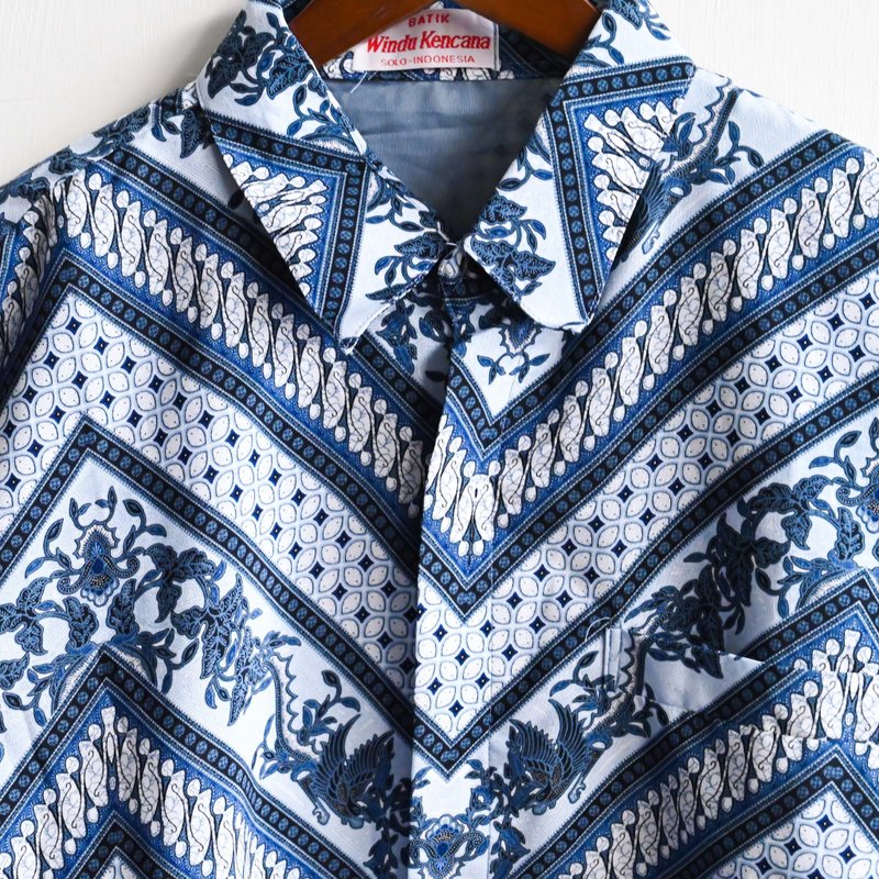 【蛋植物古着】对彩花藤印花宽松古着衬衫 - 女装衬衫 - 其他人造纤维 蓝色