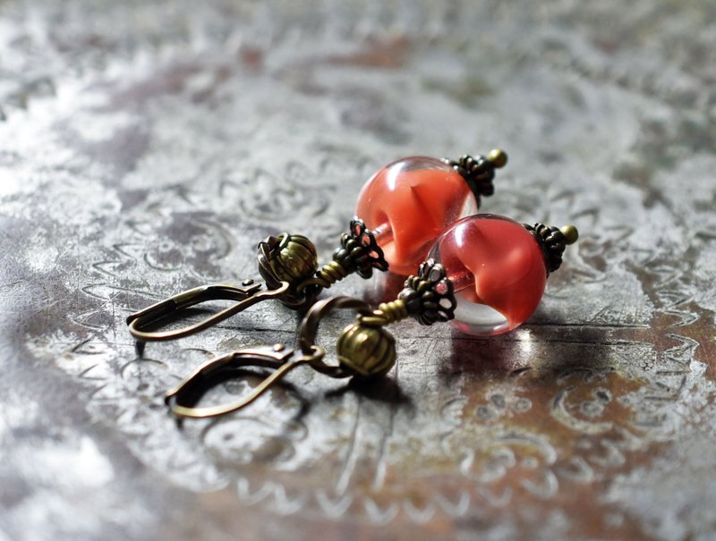 绯红 × 圆润透明德国古董级琉璃珠耳环 - 耳环/耳夹 - 玻璃 红色