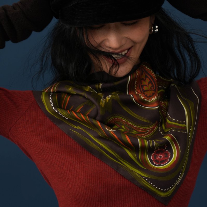 【佩斯利】法式复古/桑蚕丝/腰果花大三角巾 - 丝巾 - 丝．绢 多色